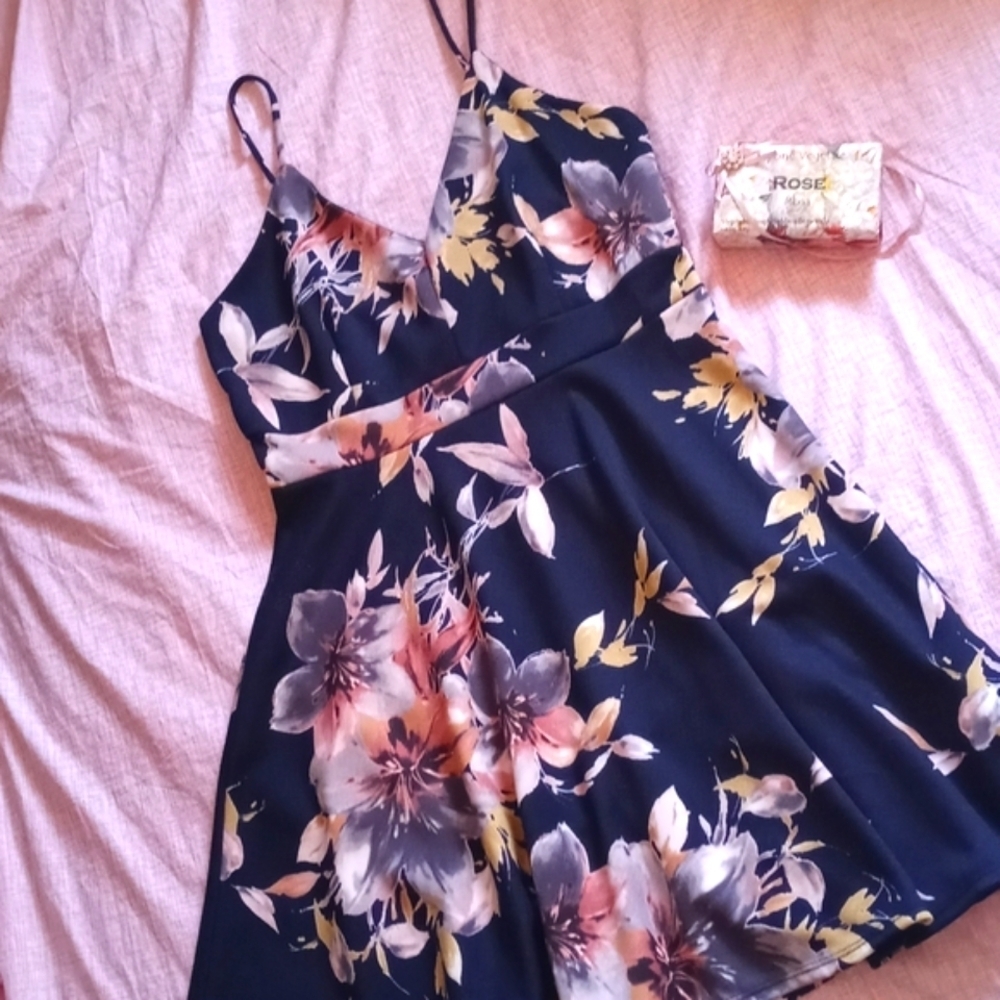 black dress Sz L floral